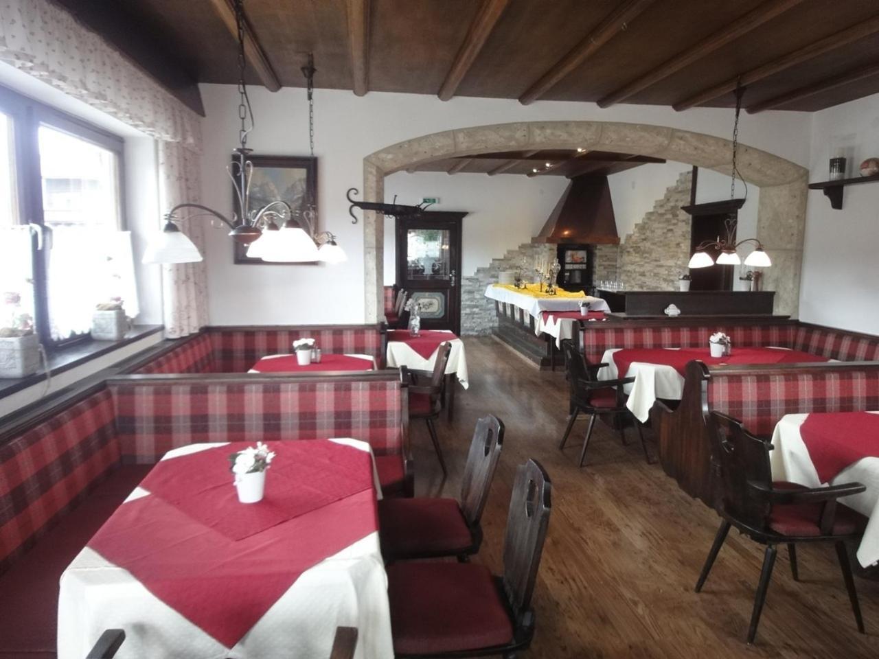 Kaiserhotel Neuwirt Oberndorf in Tirol Eksteriør bilde